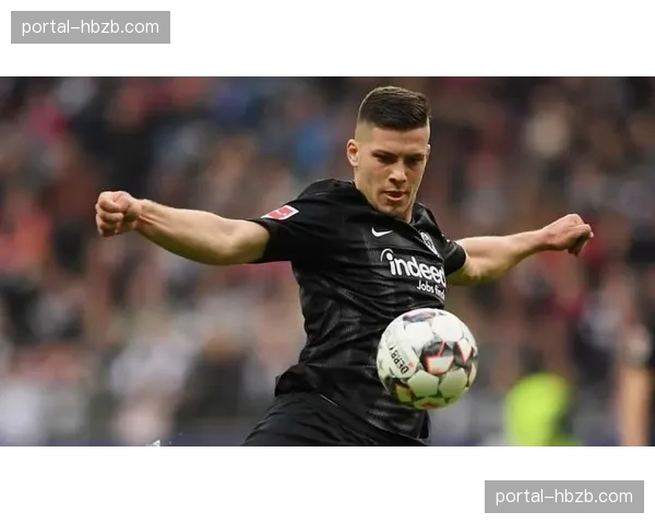 法兰克福引援目标明确 瞄准美因茨内贝尔与卡尔斯鲁厄法尔哈特